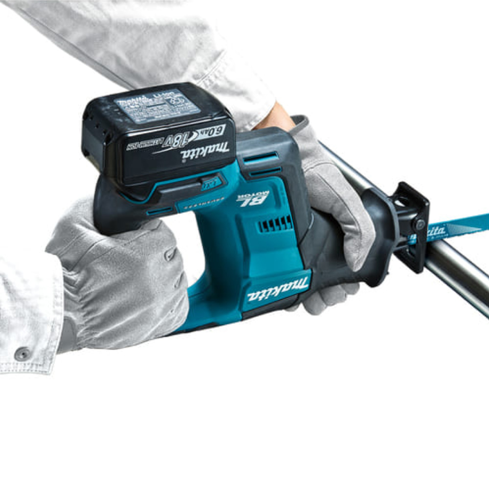 ☆品☆makita マキタ 18V 充電式レシプロソー JR188D バッテリー2個(18V 5.0Ah 3.0AH) 充電器 ケース セーバーソー セーバソー 70392