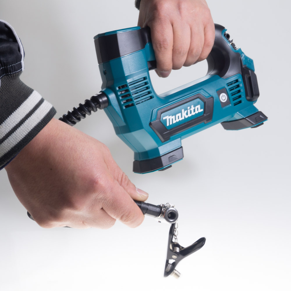 【送料込】Makita　MP180D　充電式空気入れ　18V